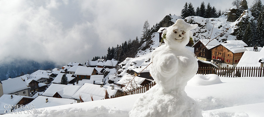 snowwoman_awayholidays_cameraandcarryon