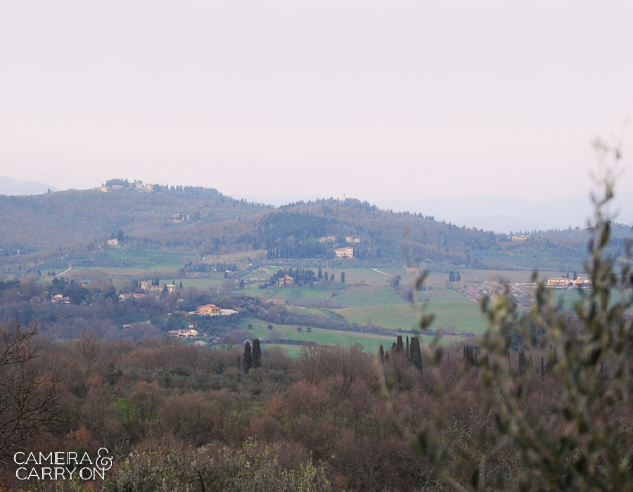 24 Photos That Will Inspire You to Travel the World NOW — Rolling hills in the Tuscany region of Italy #photograph #travel #wanderlust | CameraAndCarryOn.com